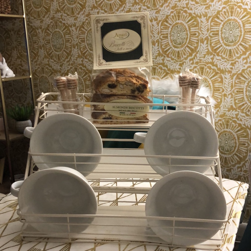 Small tabletop self standing metal shelf - ivory 3 tier